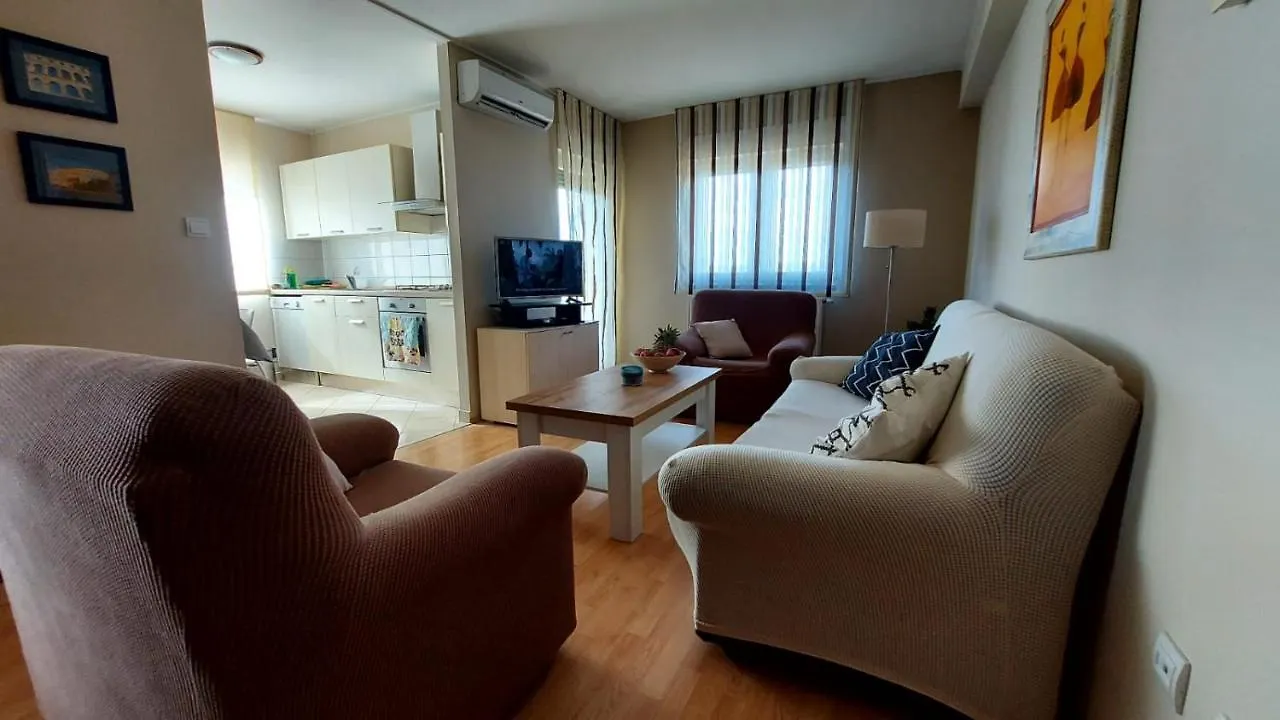 Apartman Ana Pula - Calm, Free Parking, Close To Center