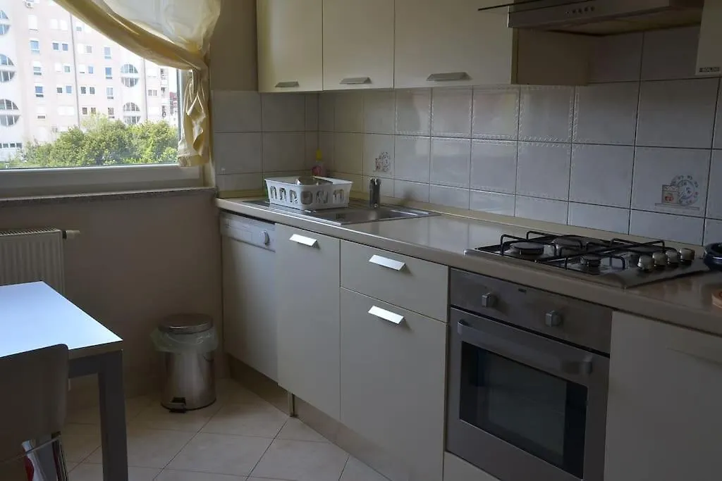 Apartman Ana Pula - Calm, Free Parking, Close To Center