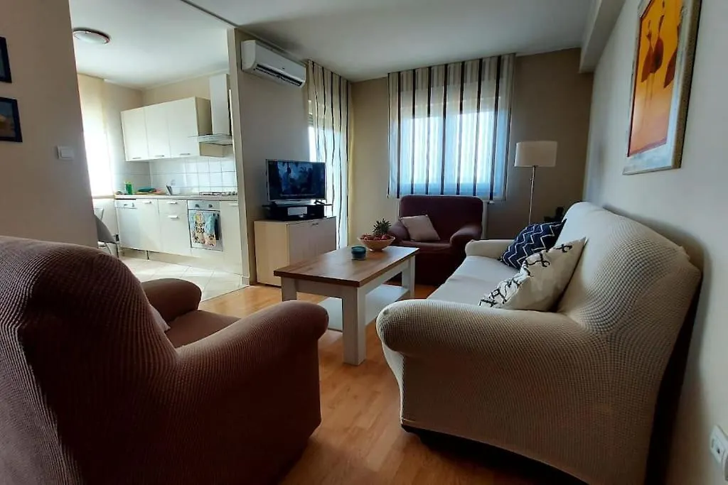 Apartman Ana Pula - Calm, Free Parking, Close To Center 0*,  Croacia