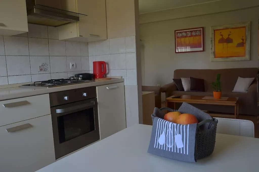 Apartment Apartman Ana Pula - Calm, Free Parking, Close To Center