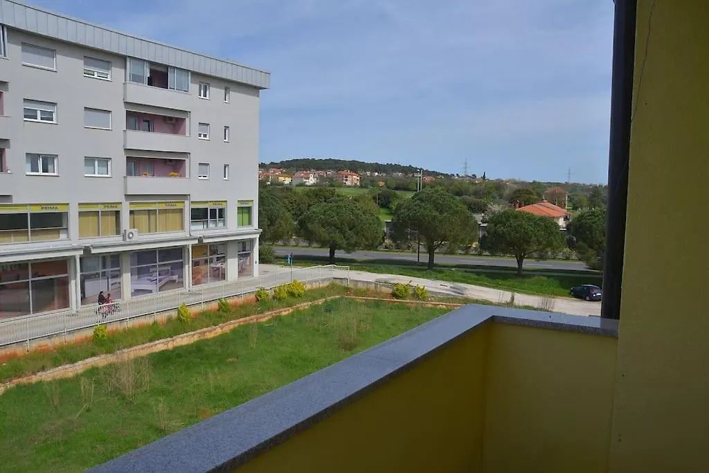 Apartman Ana Pula - Calm, Free Parking, Close To Center Apartment