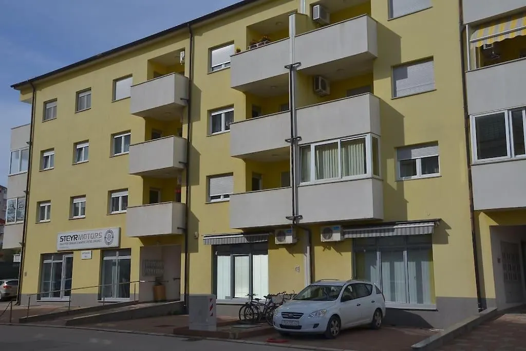Apartman Ana Pula - Calm, Free Parking, Close To Center